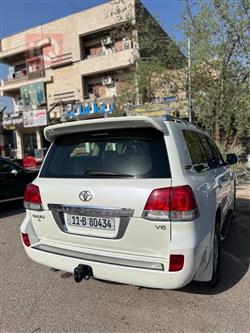 تۆیۆتا لاند کروزەر